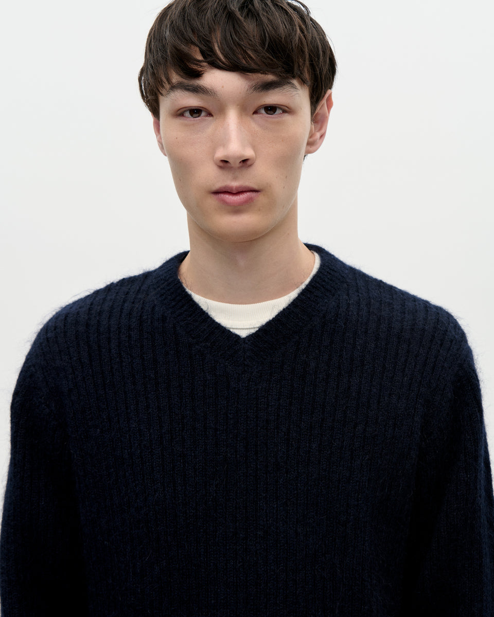 V Neck Kid Mohair 053 Midnight